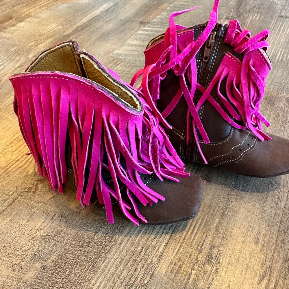 Toddler Redhawk pink fringe boots size 3